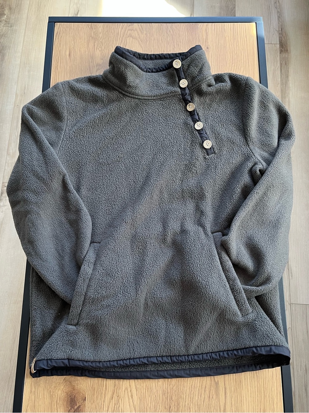 Cozy Grey Button-Front Fleece Pullover Sweatshirt